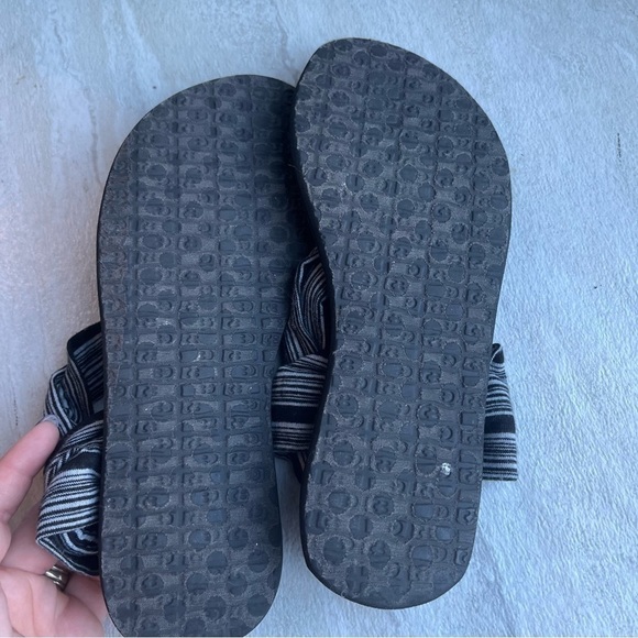 ** sanuk Yoga Sling 2 Sandals Black and Gray Stripe Size 7 - Picture 6 of 8